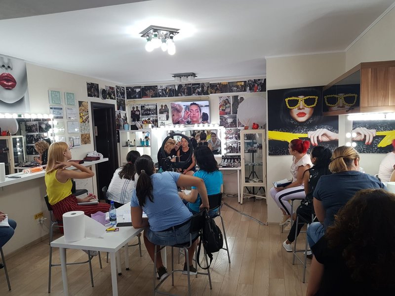 Cornelia Popescu Academy - Scoala de make-up