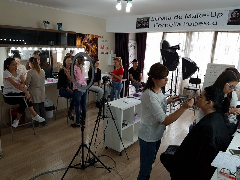 Cornelia Popescu Academy - Scoala de make-up